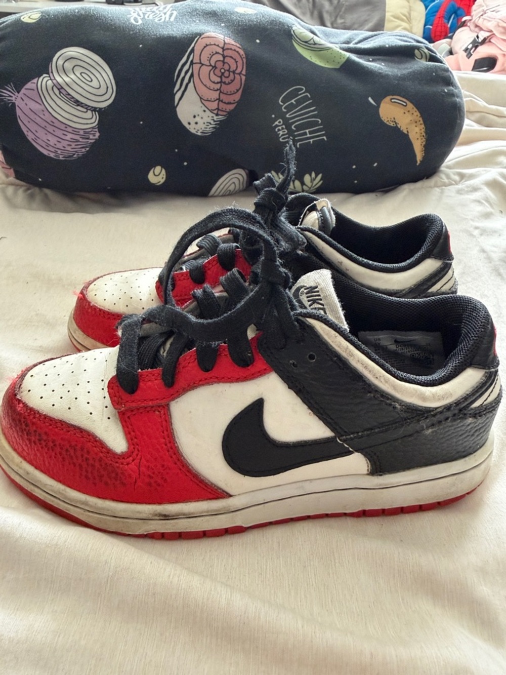 Nike DUNKS KidsLow-Top Sneakers in Red White and Black
